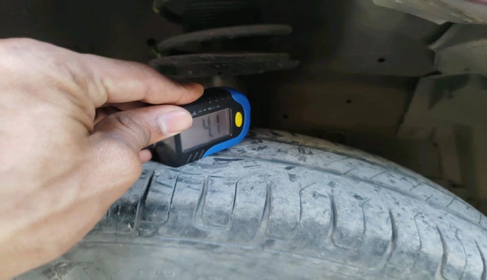 2015 Maruti Swift Dzire VXI, Petrol, Manual, 96,545 km, tyre