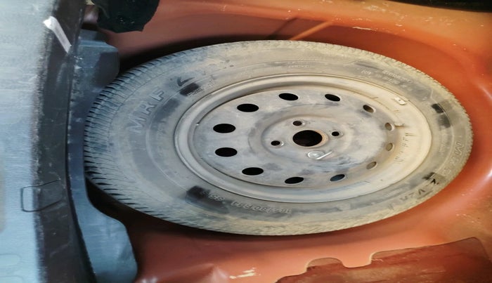 2015 Maruti Swift Dzire VXI, Petrol, Manual, 96,545 km, tyre