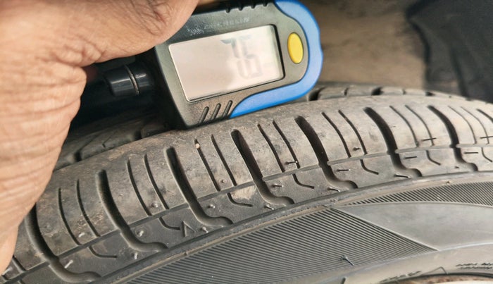 2014 Maruti Alto 800 LXI, Petrol, Manual, 21,930 km, tyre