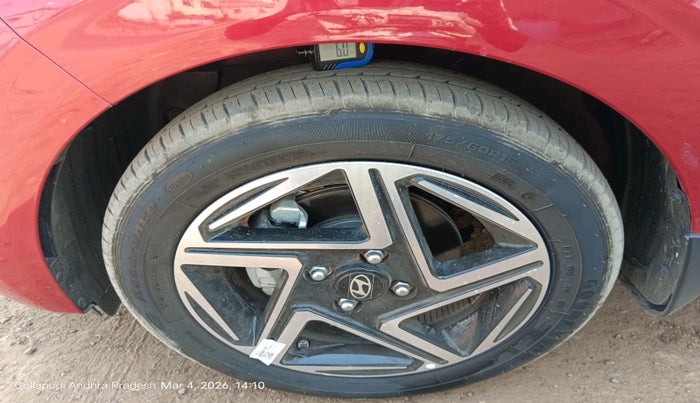 2025 Hyundai GRAND I10 NIOS Sportz (O) 1.2 Kappa AMT, Petrol, Automatic, 1,281 km, tyre