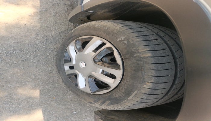 2016 Maruti Vitara Brezza VDI, Diesel, Manual, 1,25,058 km, tyre