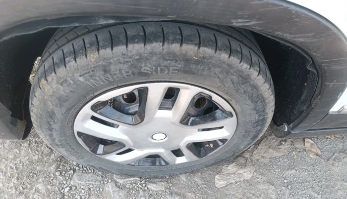 2016 Maruti Vitara Brezza VDI, Diesel, Manual, 1,25,058 km, tyre