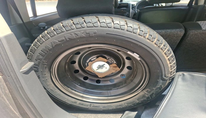 2012 Maruti Wagon R 1.0 LXI LPG, Petrol, Manual, 75,652 km, tyre