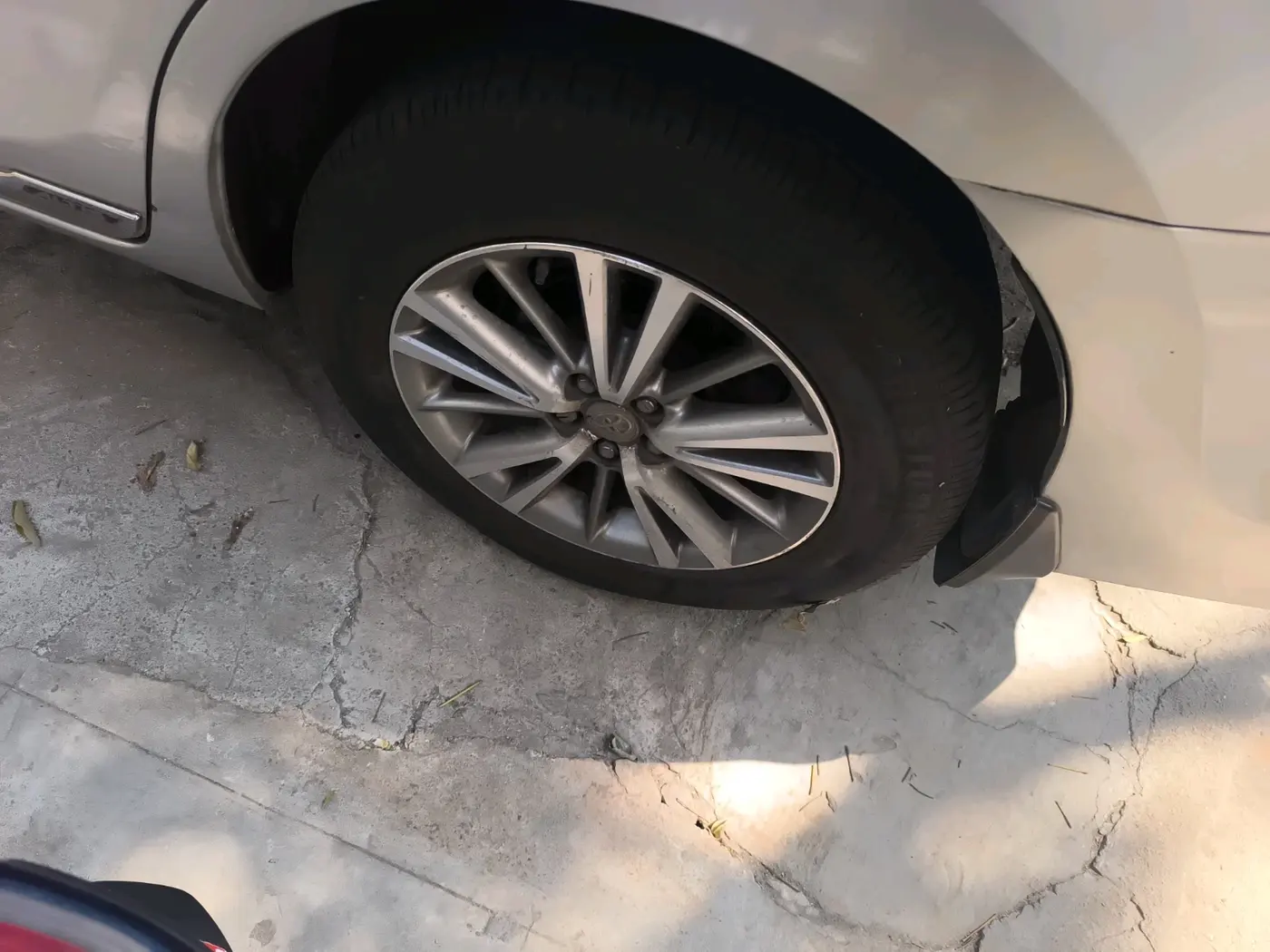 2014 Toyota Corolla Altis GL DIESEL, Diesel, Manual, 1,64,228 km, tyre