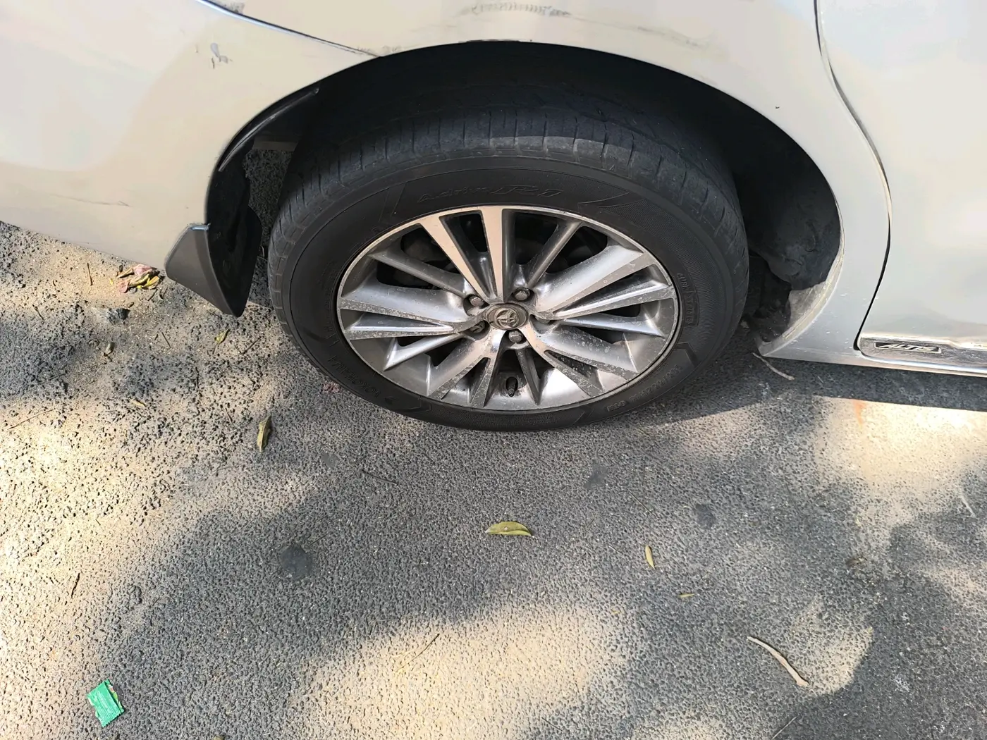 2014 Toyota Corolla Altis GL DIESEL, Diesel, Manual, 1,64,228 km, tyre