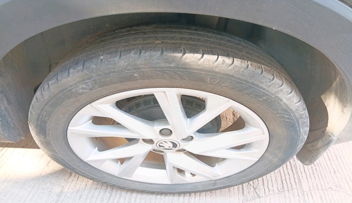 2025 Skoda KUSHAQ STYLE 1.5L TSI DSG, Petrol, Automatic, 21,593 km, tyre