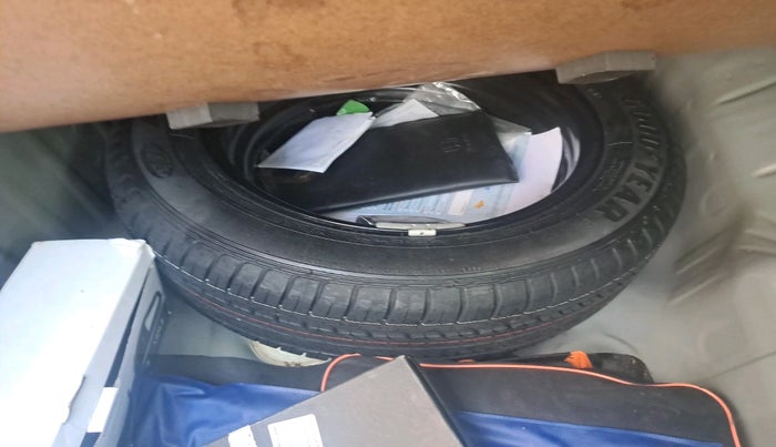 2023 Honda City 1.5L I-VTE V CVT, Petrol, Automatic, 30,351 km, tyre