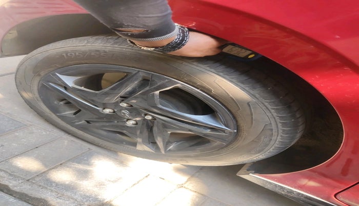 2022 Hyundai NEW I20 Sportz 1.2 IVT, Petrol, Automatic, 24,166 km, tyre