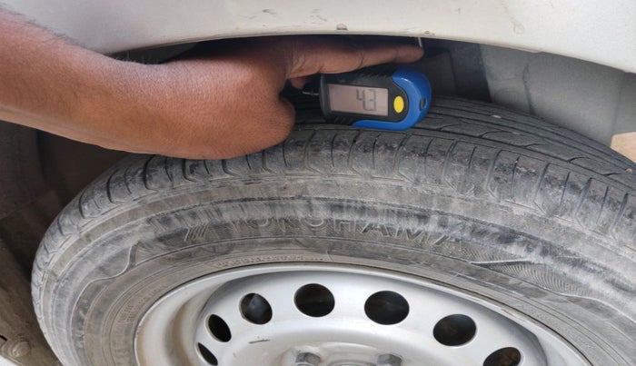 2015 Maruti Swift LDI, Diesel, Manual, 94,203 km, tyre