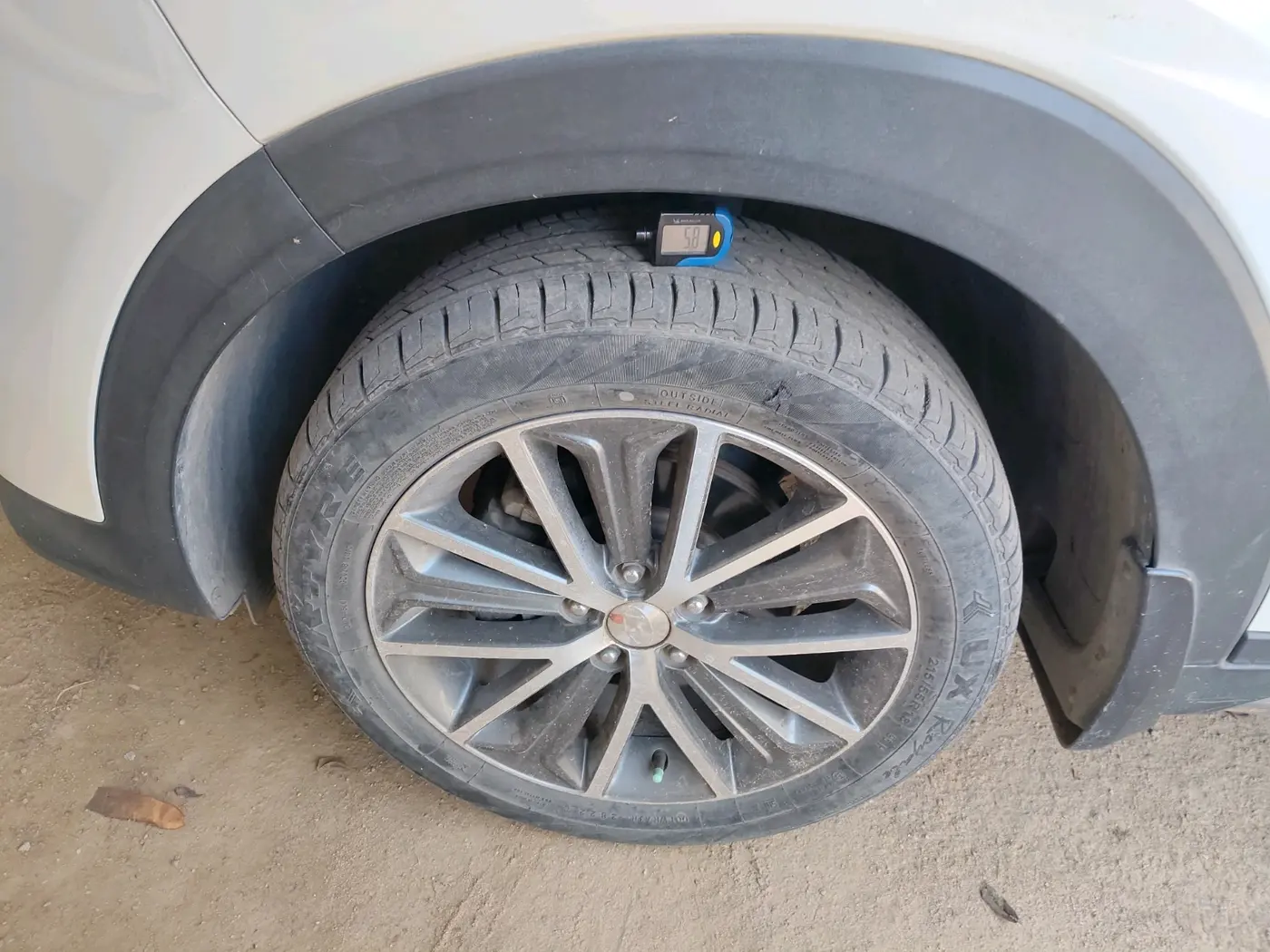 2017 Hyundai Tucson 2WD AT GL PETROL , Petrol, Automatic, 1,47,081 km, tyre
