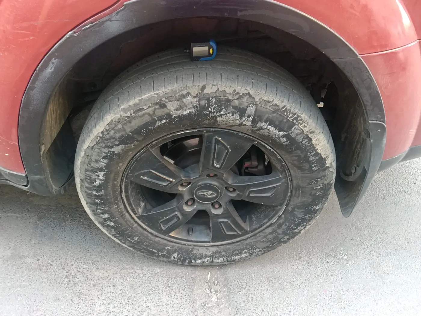 2011 Mahindra XUV500 W6, Diesel, Manual, 1,04,814 km, tyre