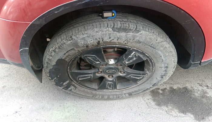 2011 Mahindra XUV500 W6, Diesel, Manual, 1,04,814 km, tyre