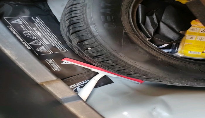 2021 Hyundai Verna SX (O)1.5 VTVT, Petrol, Manual, 39,407 km, tyre