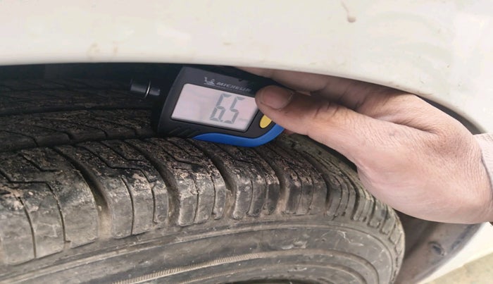 2016 Maruti Celerio VXI, CNG, Manual, 1,05,893 km, tyre