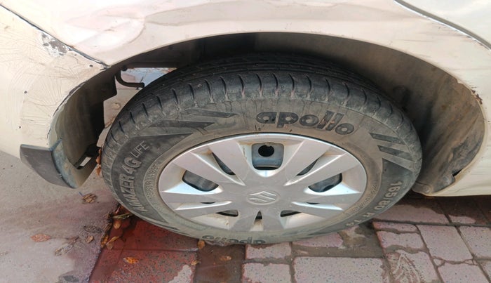 2013 Maruti Swift Dzire VXI, Petrol, Manual, 1,40,042 km, tyre