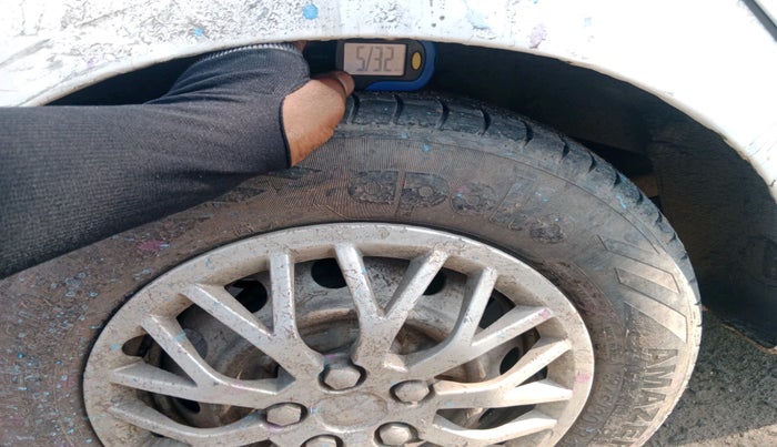 2016 Hyundai Eon ERA +, Petrol, Manual, 71,953 km, tyre