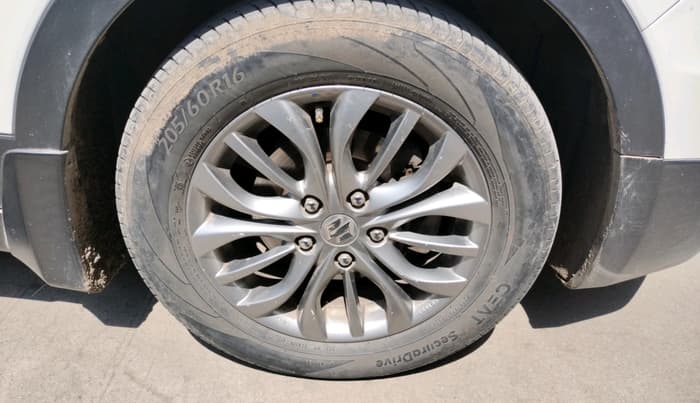 2016 Maruti S Cross ZETA 1.3, Diesel, Manual, 1,08,000 km, tyre
