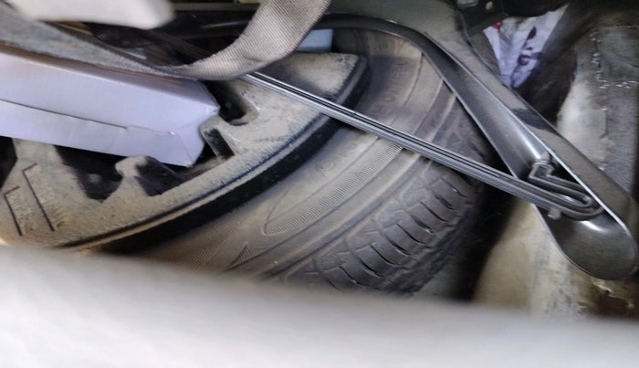 2015 Maruti Celerio ZXI, CNG, Manual, 1,02,509 km, tyre