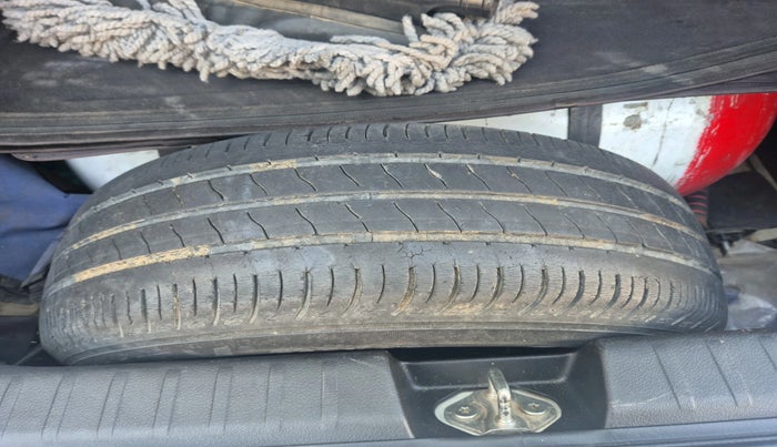 2020 Maruti Baleno DELTA PETROL 1.2, CNG, Manual, 73,487 km, tyre