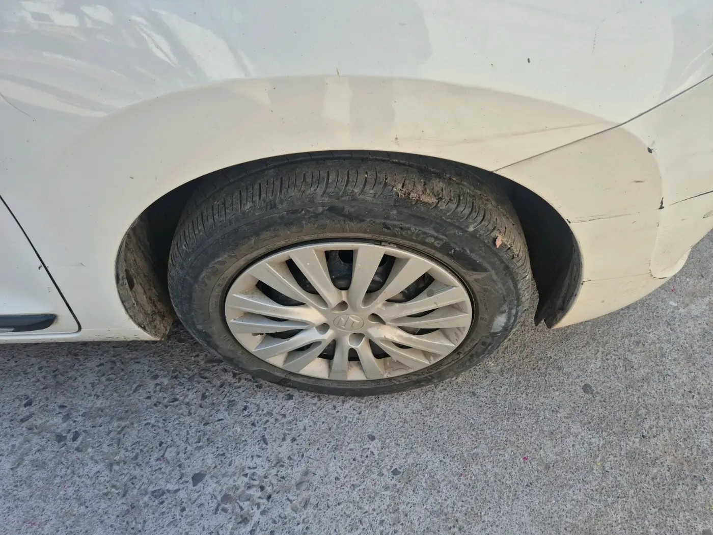 2020 Maruti Baleno DELTA PETROL 1.2, CNG, Manual, 73,487 km, tyre