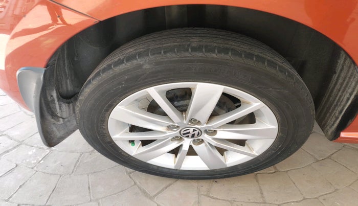 2014 Volkswagen Polo HIGHLINE1.2L, Petrol, Manual, 70,198 km, tyre