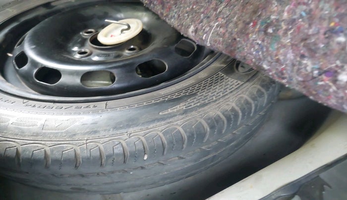 2012 Ford Figo ZXI 1.4 DIESEL, Diesel, Manual, 1,10,543 km, tyre