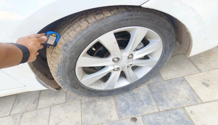 2012 Hyundai Verna FLUIDIC 1.6 VTVT SX, CNG, Manual, 89,305 km, tyre