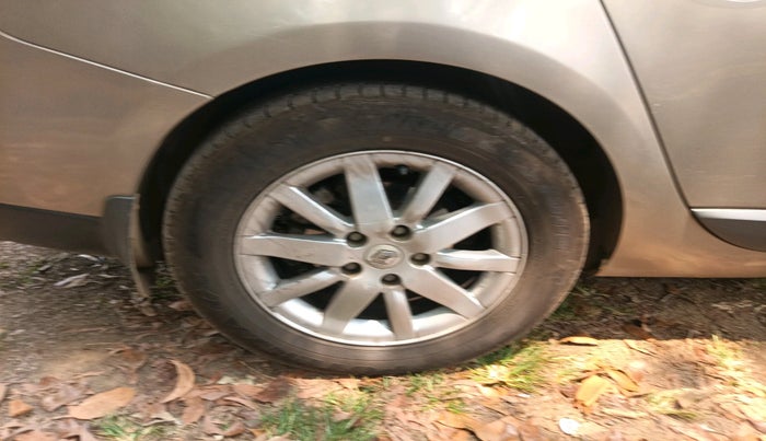 2012 Renault Fluence 1.5 E2, Diesel, Manual, 1,33,831 km, tyre