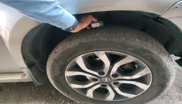 2014 Nissan Terrano XE (D), Diesel, Manual, 2,19,844 km, tyre