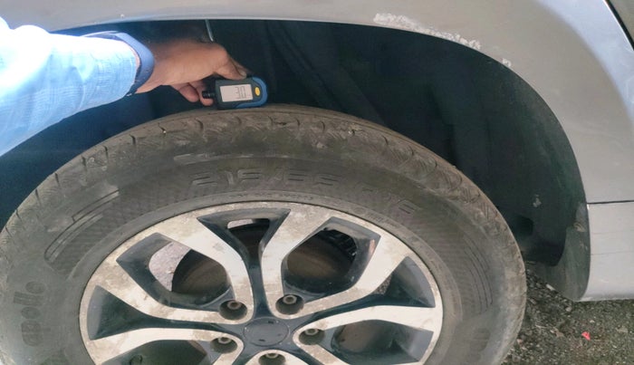 2014 Nissan Terrano XE (D), Diesel, Manual, 2,19,844 km, tyre