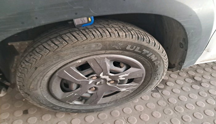 2017 Renault Kwid RXT 1.0, CNG, Manual, 1,02,317 km, tyre