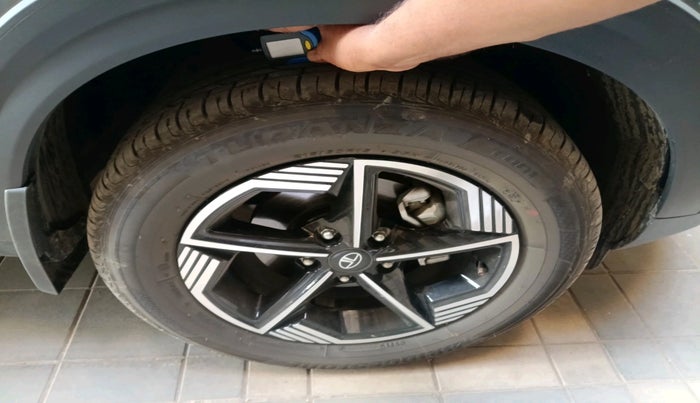 2025 Tata NEXON CREATIVE PLUS S 1.5 REVOTORQ 6 MT DT, Diesel, Manual, 7,209 km, tyre