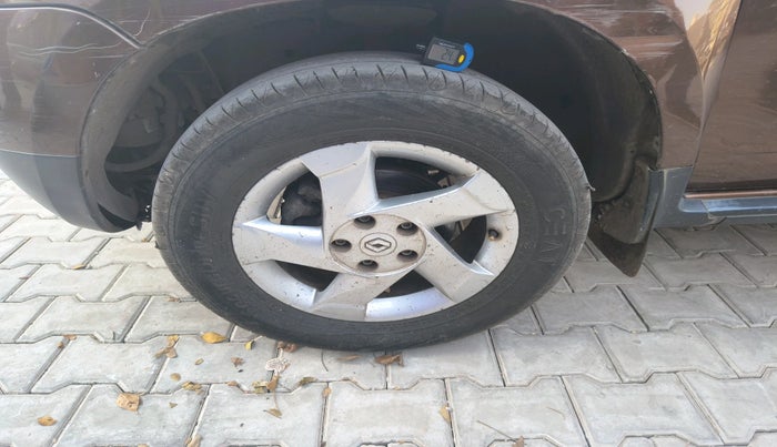 2013 Renault Duster 85 PS RXL DIESEL, Diesel, Manual, 3,23,171 km, tyre