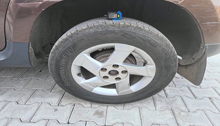 2013 Renault Duster 85 PS RXL DIESEL, Diesel, Manual, 3,23,171 km, tyre