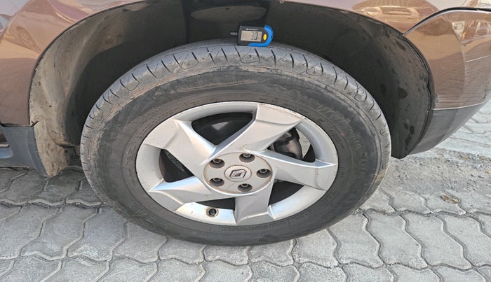 2013 Renault Duster 85 PS RXL DIESEL, Diesel, Manual, 3,23,171 km, tyre