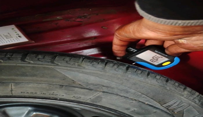 2015 Hyundai Eon ERA +, Petrol, Manual, 50,192 km, tyre