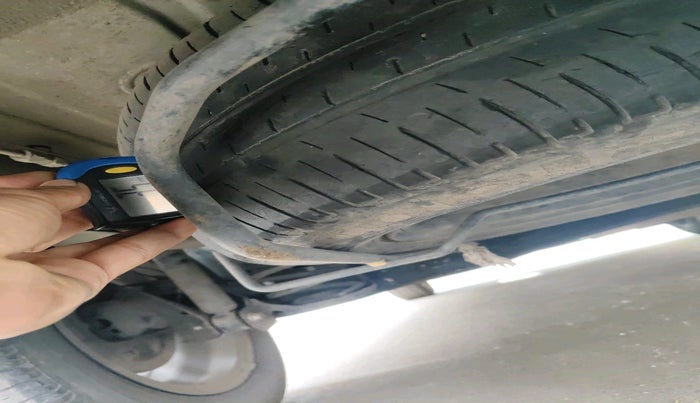 2025 Maruti Ertiga ZXI (O) CNG, CNG, Manual, 1,07,743 km, tyre