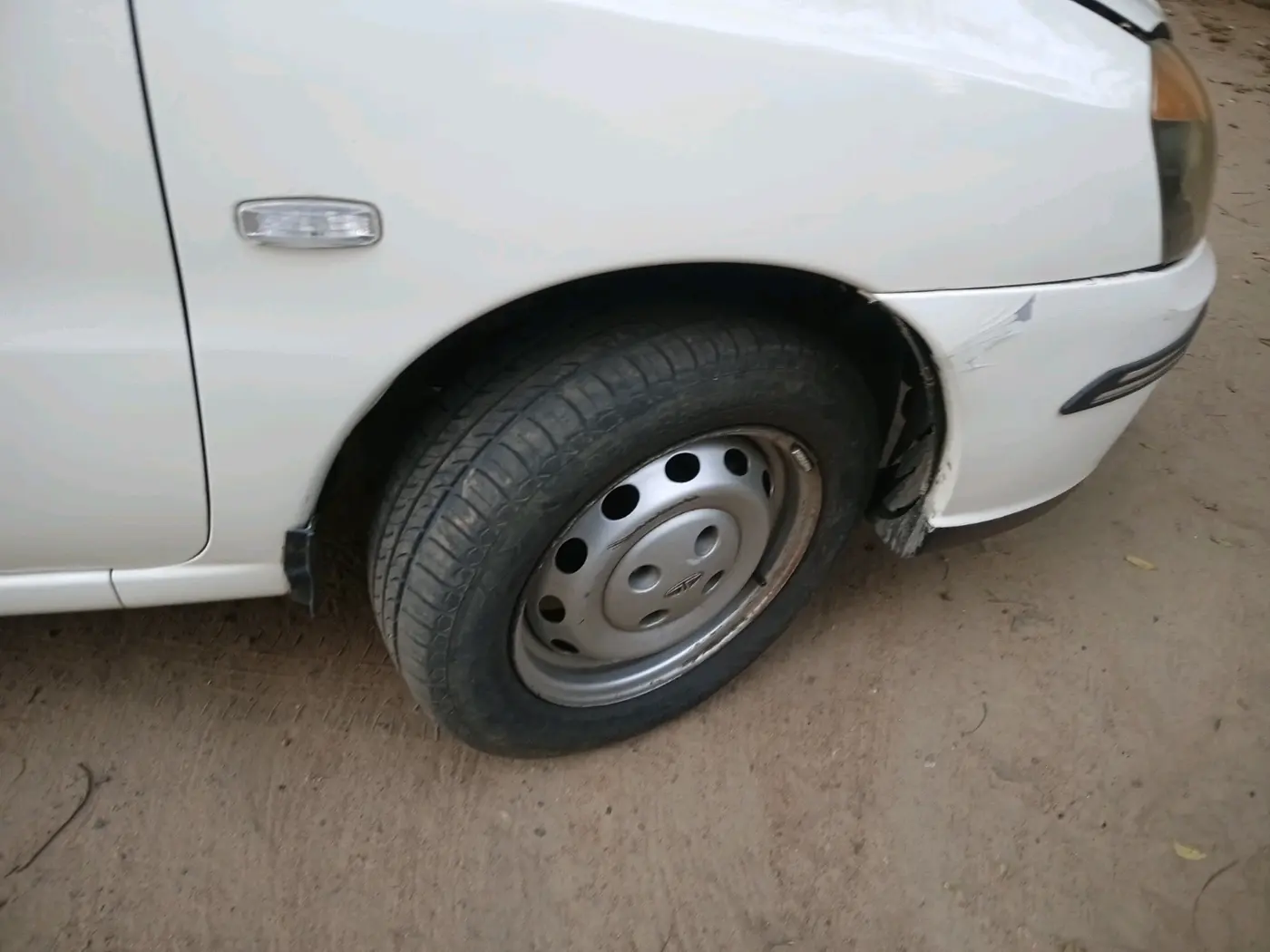 2015 Tata Indigo ECS LS TDI, Diesel, Manual, 2,65,333 km, tyre