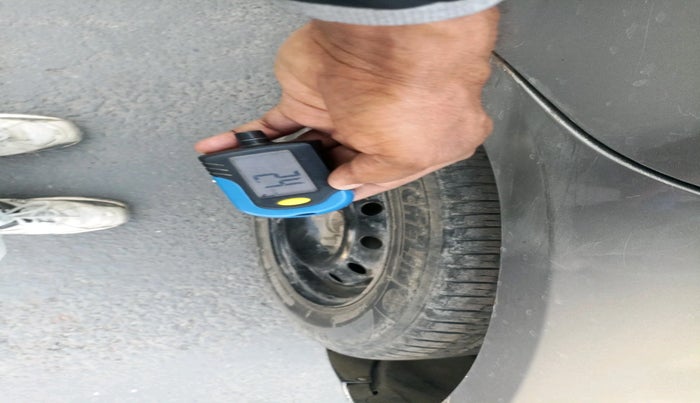 2012 Maruti Swift VDI, Diesel, Manual, 1,53,812 km, tyre