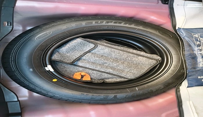 2022 Hyundai VENUE S 1.2, Petrol, Manual, 8,787 km, tyre