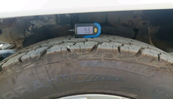 2013 Mahindra Bolero ZLX BS IV, Diesel, Manual, 1,29,671 km, tyre