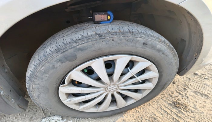 2016 Maruti Swift Dzire VXI (O), Petrol, Manual, 1,04,244 km, tyre