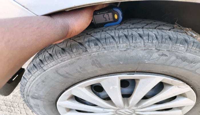 2016 Maruti Swift Dzire VXI (O), Petrol, Manual, 1,04,244 km, tyre