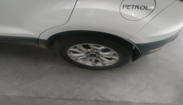 2014 Ford Ecosport TITANIUM 1.0L ECOBOOST, Petrol, Manual, 1,23,945 km, tyre