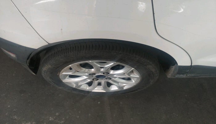 2014 Ford Ecosport TITANIUM 1.0L ECOBOOST, Petrol, Manual, 1,23,945 km, tyre