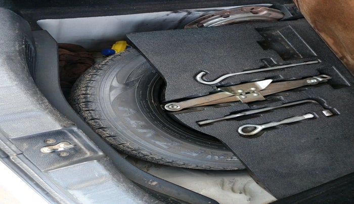 2015 Honda Jazz 1.5L I-DTEC SV, Diesel, Manual, 1,25,656 km, tyre