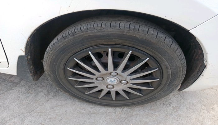 2015 Honda Jazz 1.5L I-DTEC SV, Diesel, Manual, 1,25,656 km, tyre