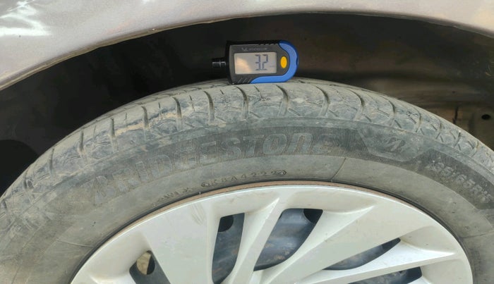 2014 Honda Mobilio 1.5L I-DTEC S, Diesel, Manual, 1,83,888 km, tyre