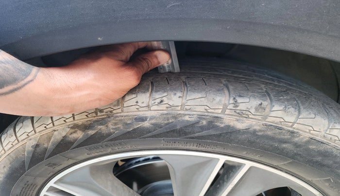 2016 Hyundai Creta SX PLUS AT 1.6 PETROL, Petrol, Automatic, 1,48,743 km, tyre