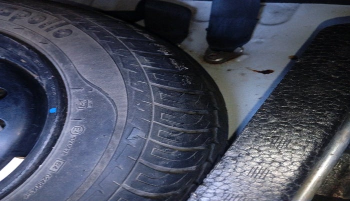 2011 Maruti Wagon R 1.0 VXI, Petrol, Manual, 43,833 km, tyre